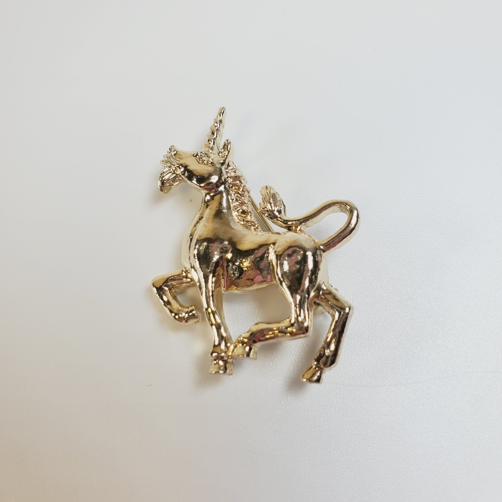 Vintage Gold Tone Signed GERRY'S Brooch Pin Fantasy Unicorn Fairy Collectable